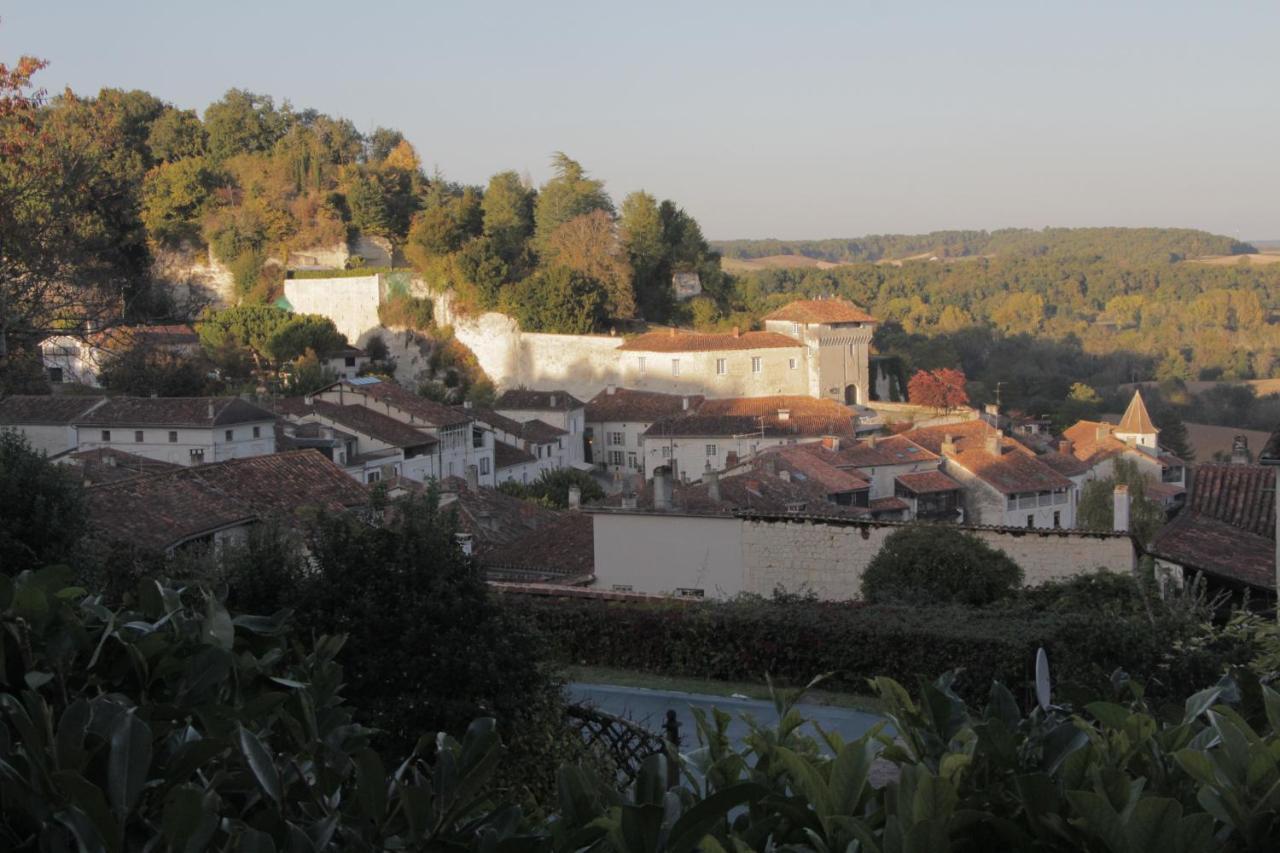 Grange Bleuet Bed & Breakfast Aubeterre-sur-Dronne Exterior photo